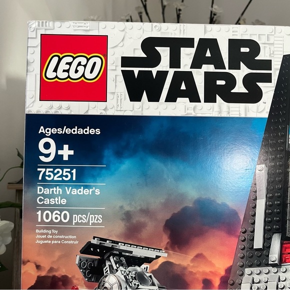LEGO Star Wars Darth Vader's Castle 75251 Retired - Picture 3 of 10